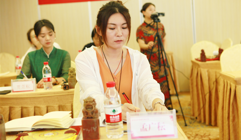 路漫漫其修远今，吾将上下而求索。