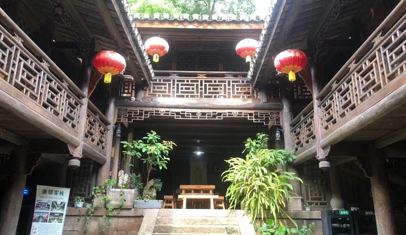 青城山还与剑门之险、峨眉之秀、夔门之雄合称为“蜀中四秀”。